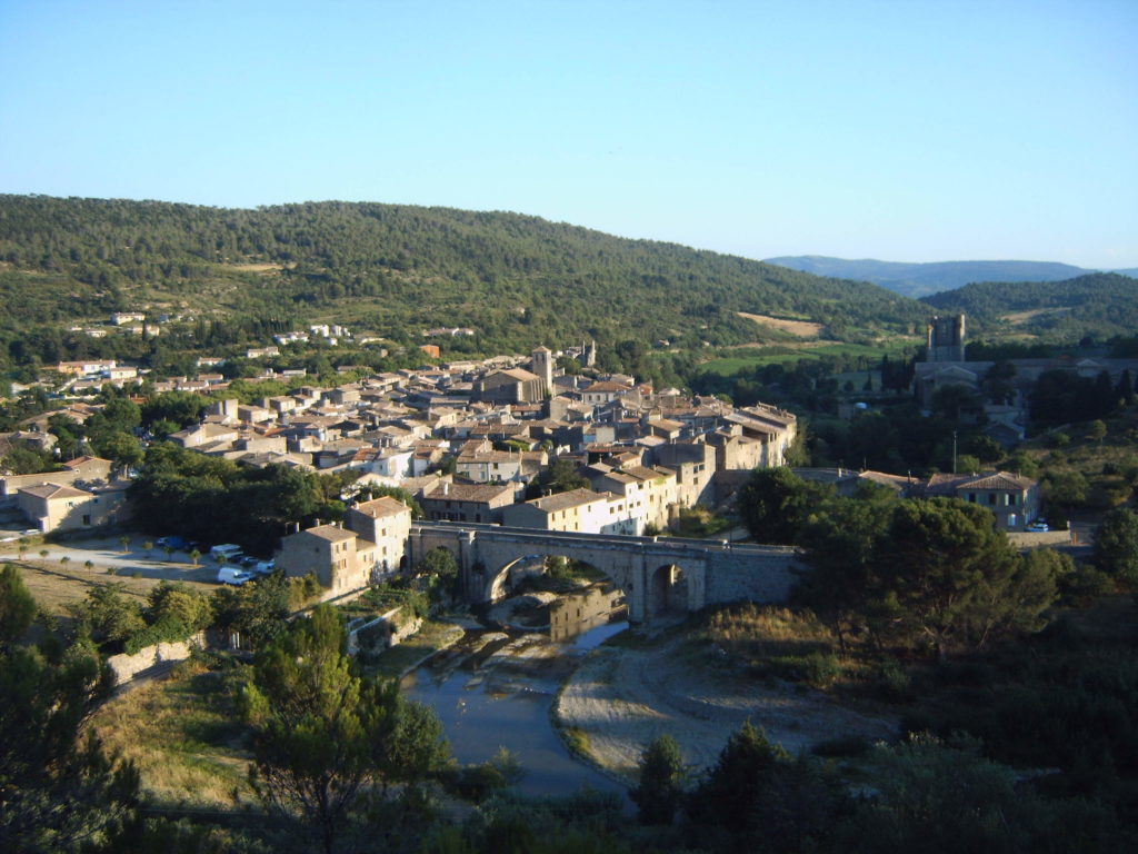 Village de Lagrasse proche de Ribaute